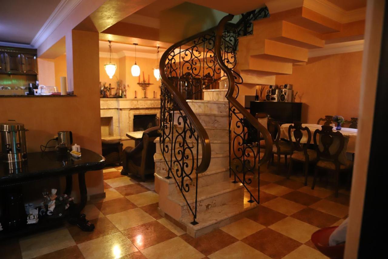 Hotel Black Sea House Батуми Екстериор снимка