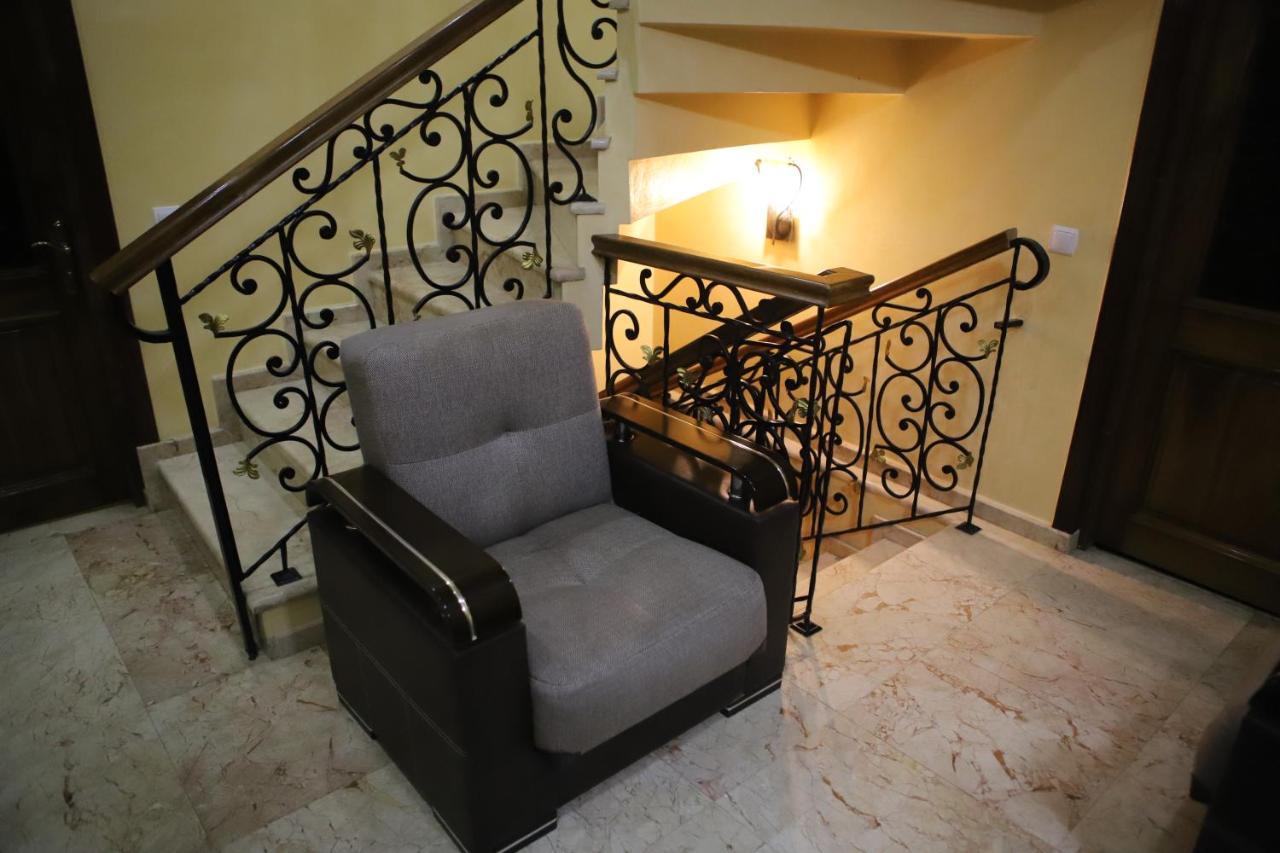 Hotel Black Sea House Батуми Екстериор снимка