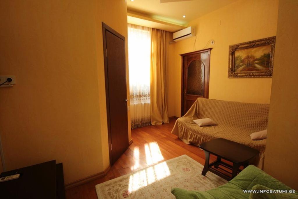 Hotel Black Sea House Батуми Екстериор снимка