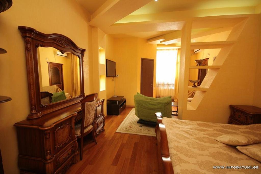 Hotel Black Sea House Батуми Екстериор снимка